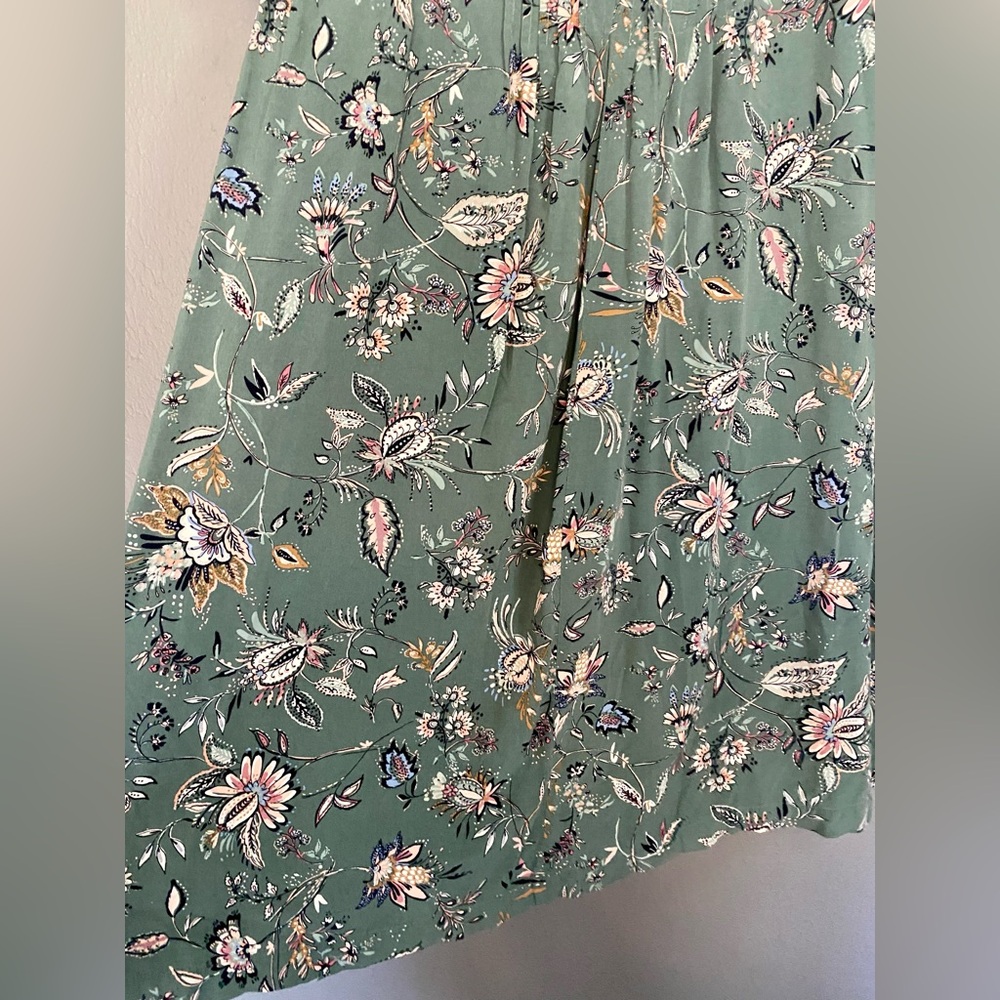 J. Jill Sage Green Floral Short Sleeve Pin Tuck Pullover Midi Dress Size M - Picture 7 of 10